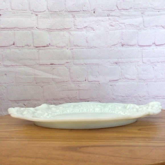 Vintage Fostoria Opal Bride Floral Milk Glass Dresser Tray - Picture 4 of 10